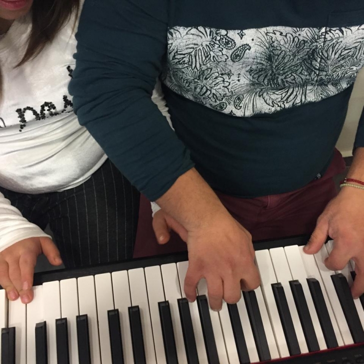 Μουσικοθεραπεία στο Σύλλογο Φροντίδα